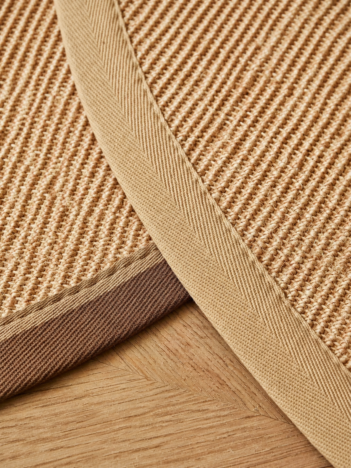 Nordic Circle Round Sisal Accent Rug, Natural Woven Coffee Table Rug with Brown Border for Living Room or Reading Nook